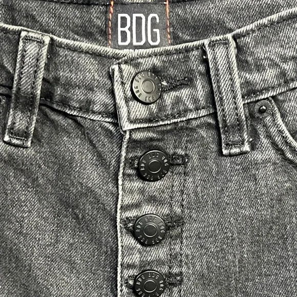 BDG Urban Outfitters Shorts‎ 26 Black Mom High Rise Button Fly Cuffed Hem Casual - Picture 3 of 10